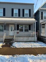 37 Wyoming St in Wilkes-Barre, PA - Building Photo