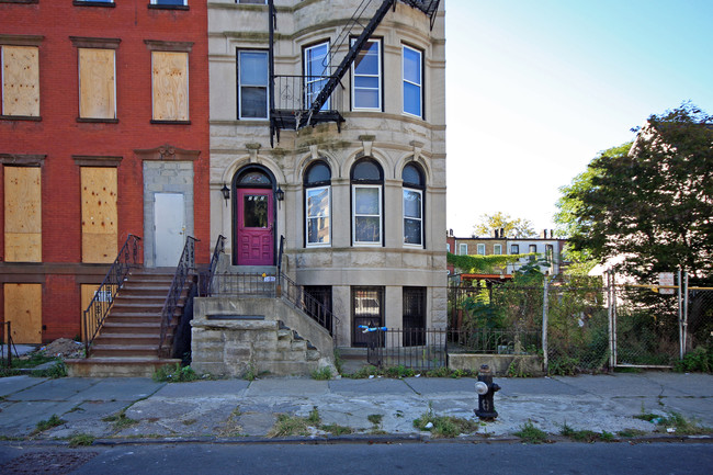 202 Quincy St in Brooklyn, NY - Building Photo - Building Photo