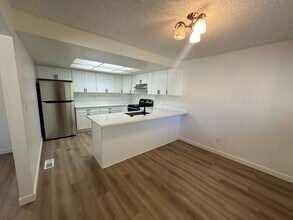 1075 Braddock Ct in Reno, NV - Building Photo - Building Photo
