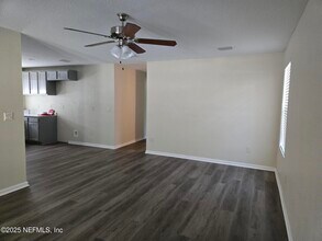 5738 Moncrief Rd in Jacksonville, FL - Building Photo - Building Photo