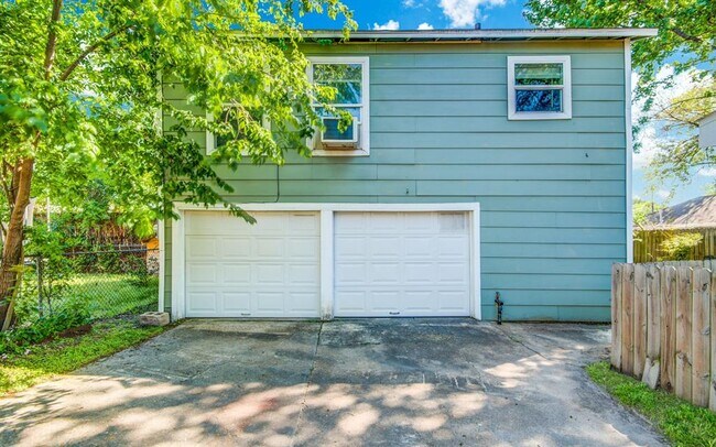 206 Frawley St, Unit B in Houston, TX - Building Photo - Building Photo