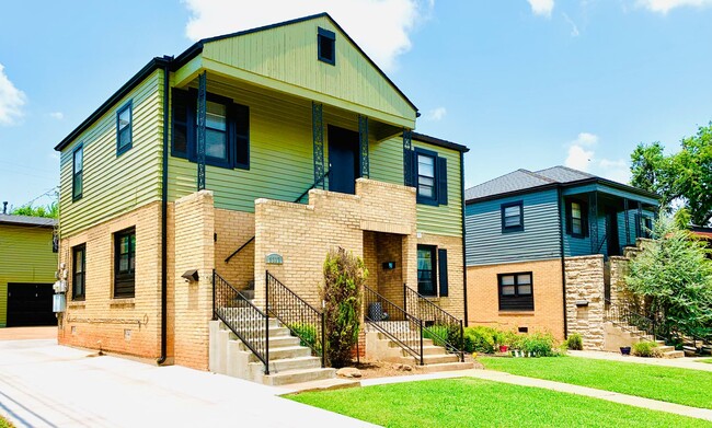 property at 3719 N Lee Ave