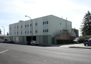 690 Bradford St Apartments