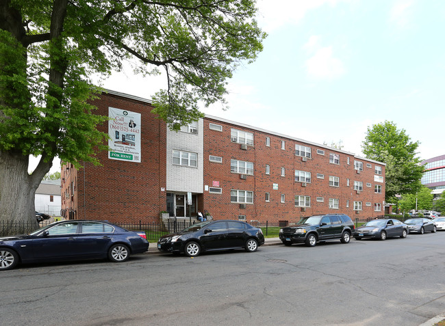 10 Lincoln St in Hartford, CT - Foto de edificio - Building Photo