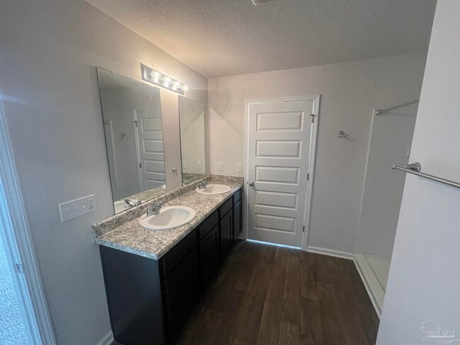 10541 Queens Gate Cir in Pensacola, FL - Building Photo - Building Photo