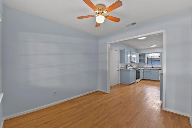 950 Lamonte Ln