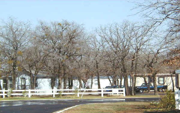 Hidden Oaks Mobile Home Park in Fort Worth, TX - Building Photo