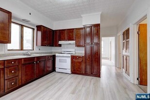 58 Westervelt Ave in Hawthorne, NJ - Building Photo