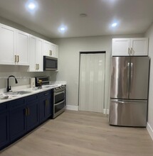 1460 NW 41st St in Miami, FL - Building Photo - Building Photo