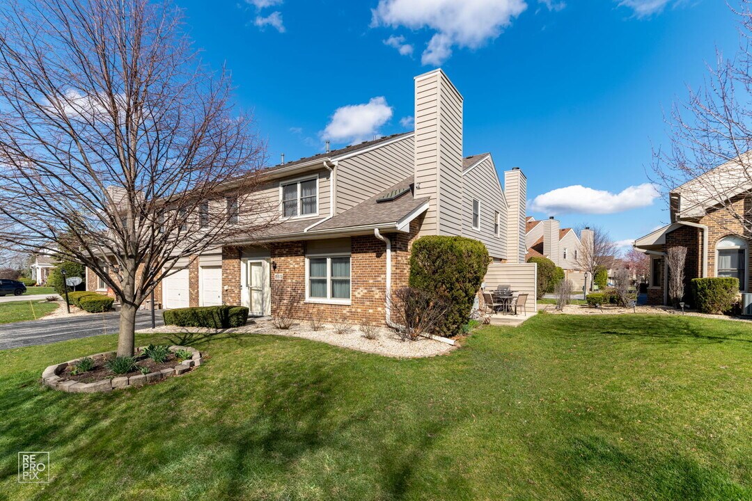 15513 Whitehall Ln in Orland Park, IL - Building Photo