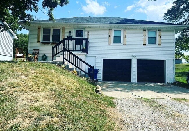 property at 304 S Lincoln Ave