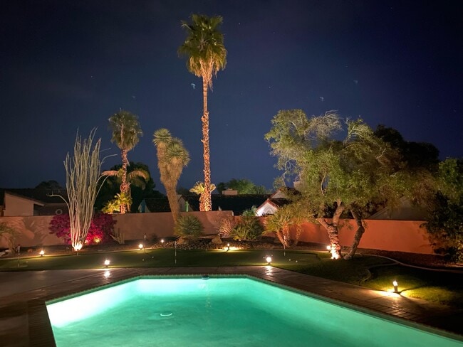 43622 Warner Trail in Palm Desert, CA - Building Photo - Building Photo