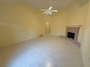 596 W Ashley Glen Cir in Memphis, TN - Building Photo - Building Photo