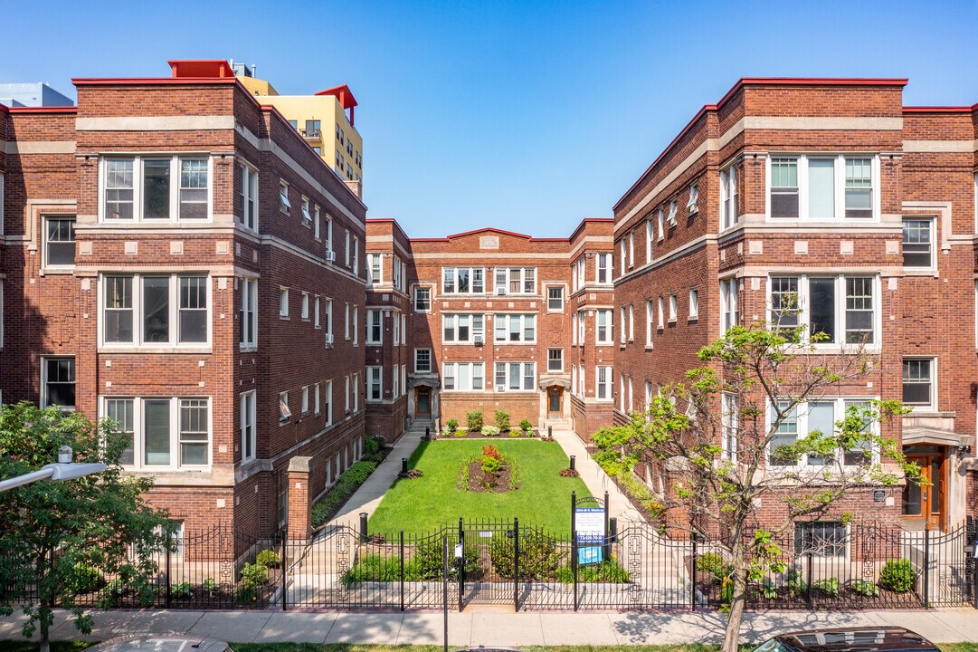 5534 N Winthrop Ave in Chicago, IL - Foto de edificio