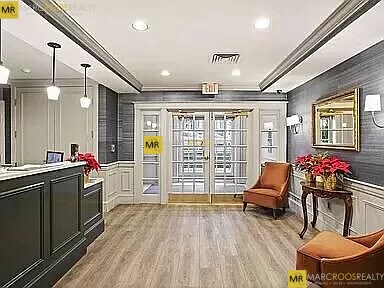 534 Beacon St, Unit 305 in Boston, MA - Building Photo - Building Photo