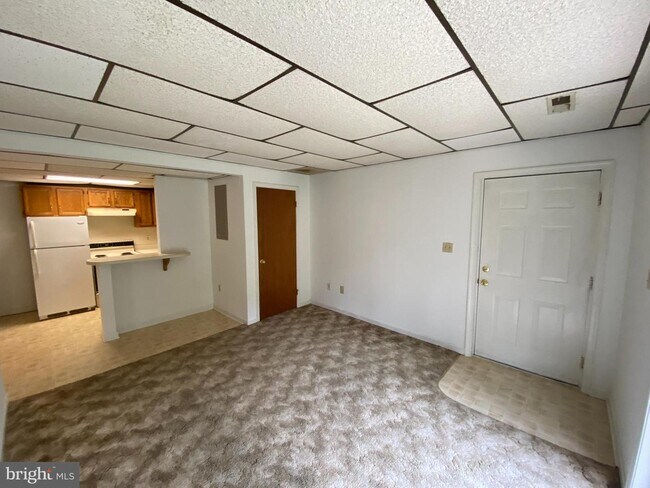 9308 Hayden Dr-Unit -6 in King George, VA - Foto de edificio - Building Photo