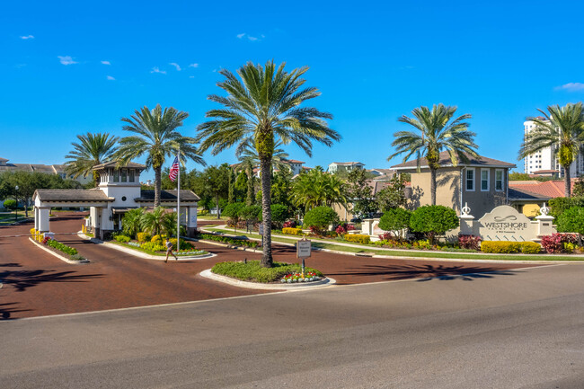 Casa Bahia at Westshore Yacht Club in Tampa, FL - Foto de edificio - Building Photo