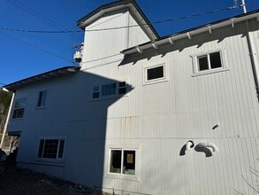 1160 Park Ave, Unit B in Ketchikan, AK - Building Photo - Building Photo