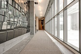 8 Interchange Wy in Vaughan, ON - Building Photo - Building Photo