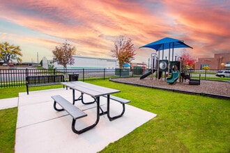 Sinclair Flats in Mankato, MN - Foto de edificio - Building Photo