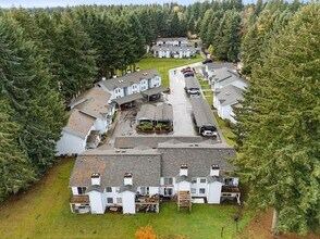 Firwood Grove Apartment LLC in Lacey, WA - Building Photo - Interior Photo