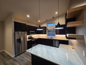3005 Nellie Wy in Fortuna, CA - Building Photo - Building Photo