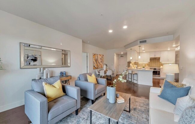 657 Walnut St, Unit 504 in San Carlos, CA - Building Photo - Building Photo