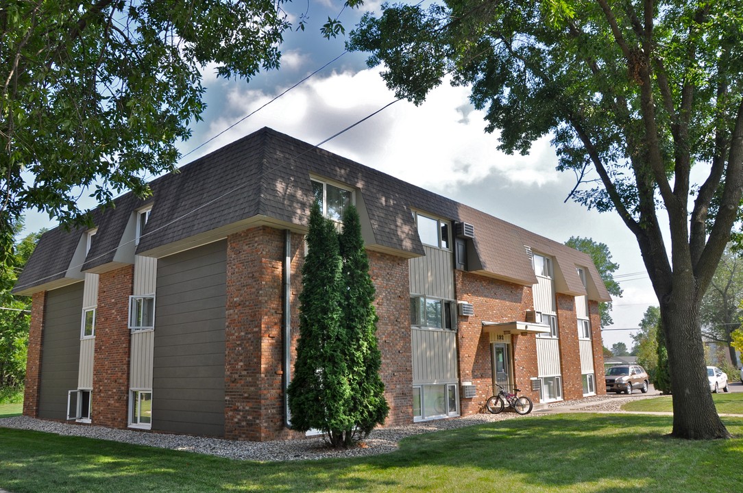 Rita Road in Mankato, MN - Foto de edificio