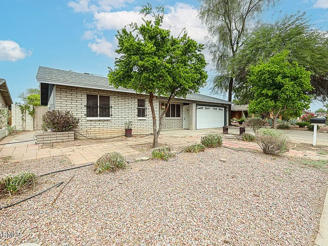 property at 3016 W Libby St