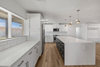 2166 E Greenway Dr in Tempe, AZ - Building Photo - Building Photo