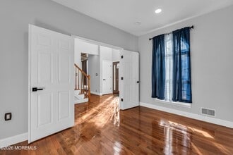 4 Reuben Ct in Howell, NJ - Foto de edificio - Building Photo