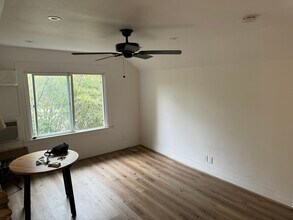 345 Mount Washington Dr in Los Angeles, CA - Foto de edificio - Building Photo
