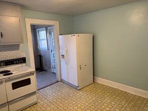 14 Sulphur Springs Rd in Greenville, SC - Building Photo - Building Photo