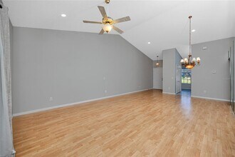 2411 Bentley Dr in Palm Harbor, FL - Building Photo - Building Photo