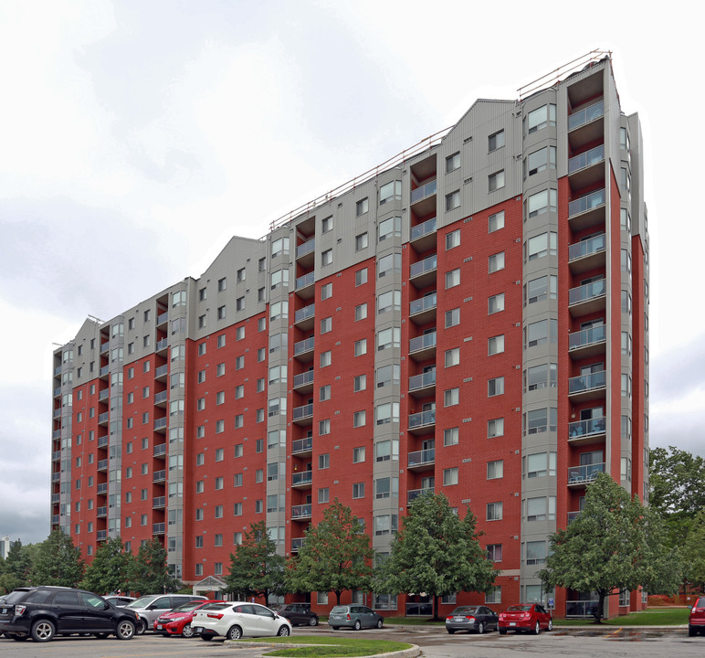 Westmount Place in London, ON - Building Photo