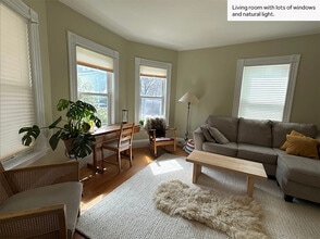 40 Bartlett St in Somerville, MA - Foto de edificio - Building Photo