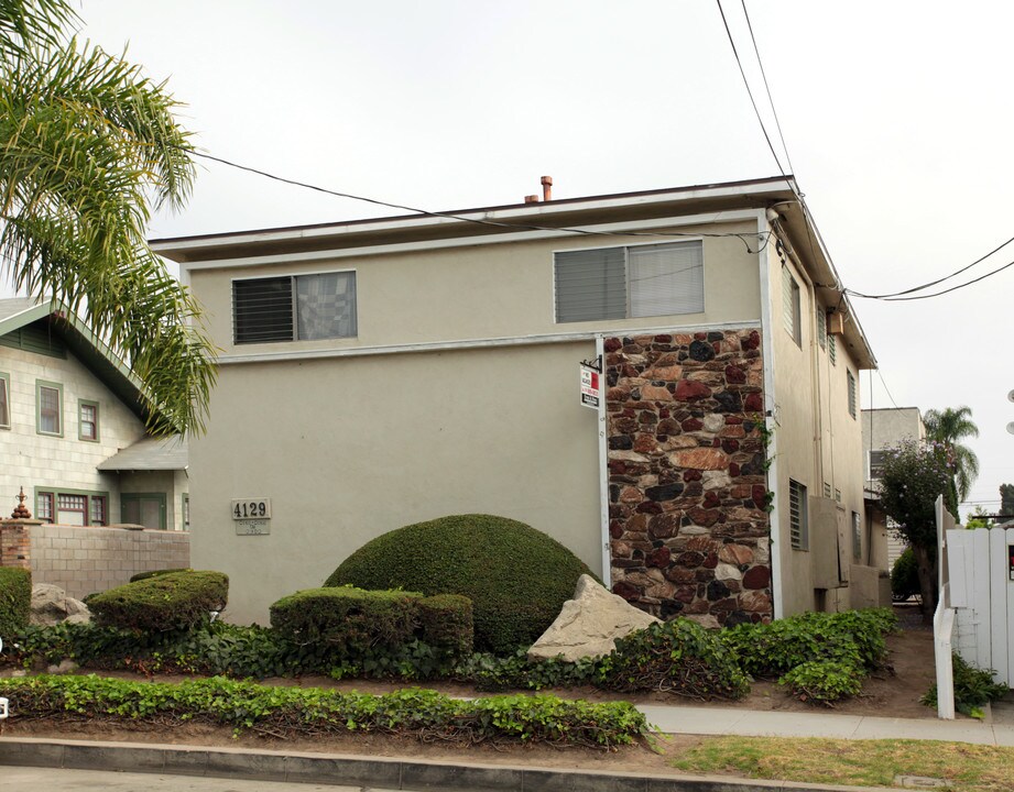 4129 E 3rd St in Long Beach, CA - Building Photo