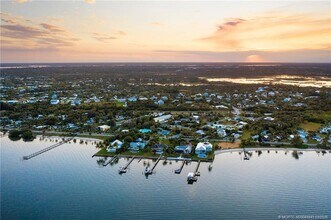 94 NE Elderberry Terrace in Jensen Beach, FL - Building Photo - Building Photo