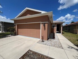 13282 SW Pembroke Cir N in Lake Suzy, FL - Building Photo