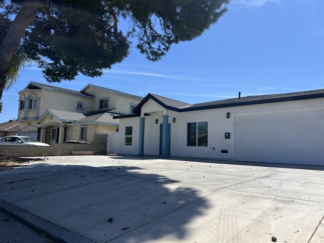 10762 Dorothy Ave in Garden Grove, CA - Building Photo - Building Photo