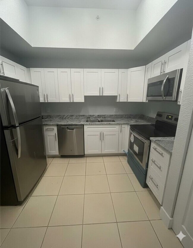 2801 Riverside Dr in Coral Springs, FL - Building Photo - Building Photo