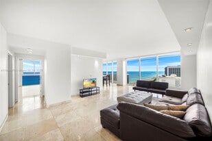 4775 Collins Ave in Miami Beach, FL - Building Photo