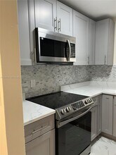 2134 Lincoln St in Hollywood, FL - Building Photo - Building Photo