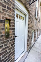 2618 W Evergreen Ave in Chicago, IL - Building Photo - Building Photo