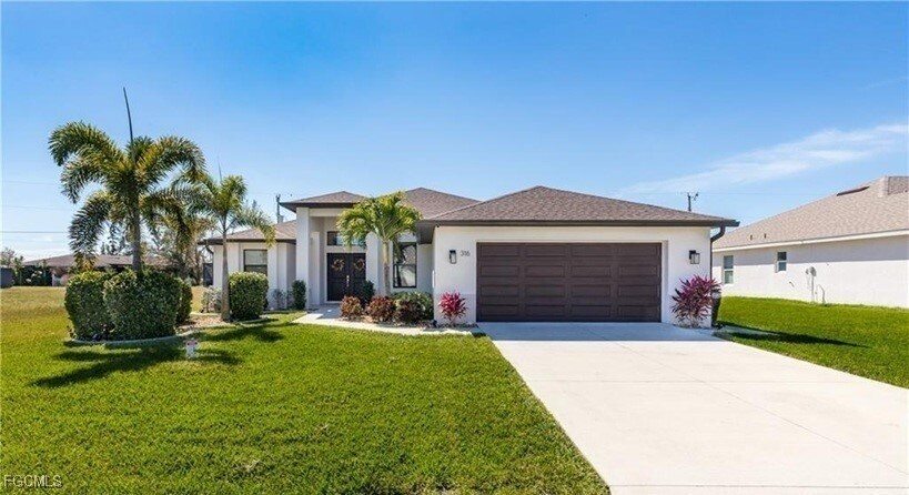 316 SE 16th St in Cape Coral, FL - Foto de edificio