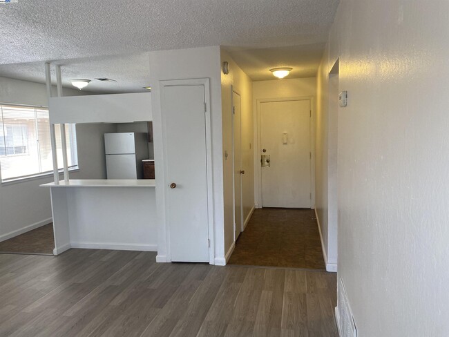 910 F St in Davis, CA - Building Photo - Building Photo