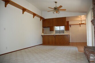 611 Andress Ct in Roseville, CA - Building Photo - Building Photo