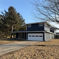 2239-2239 N Thompson Rd in Sun Prairie, WI - Building Photo