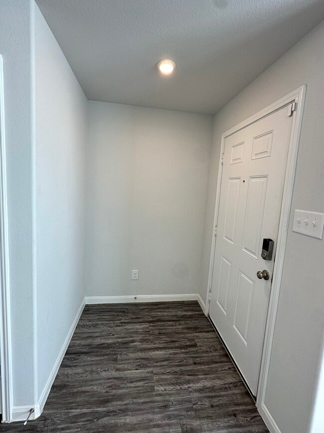 2623 Road 5724 in Cleveland, TX - Foto de edificio - Building Photo