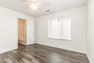 1241 University Ct in Raleigh, NC - Foto de edificio - Building Photo